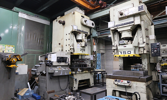 200トンパワープレスの画像