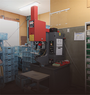 クリンチングプレスの画像